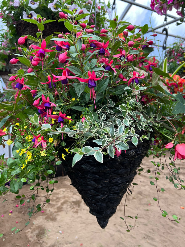 Cone-shaped wicker planter