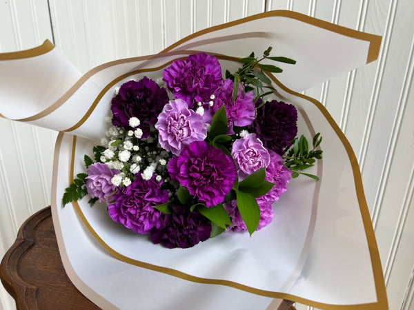 Dozen Moonstone carnations